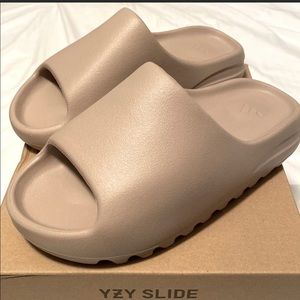 Yeezy adidas slides size 9